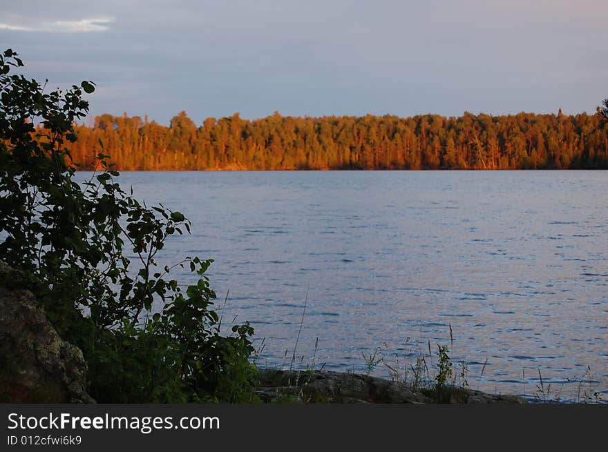 Early sunset on the lake