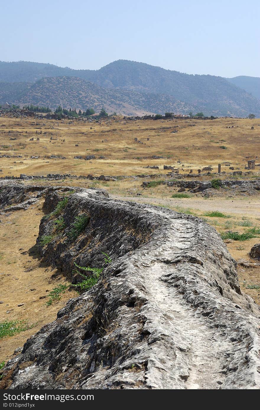 Aqueduct in Hierapolis/Pamukkale.