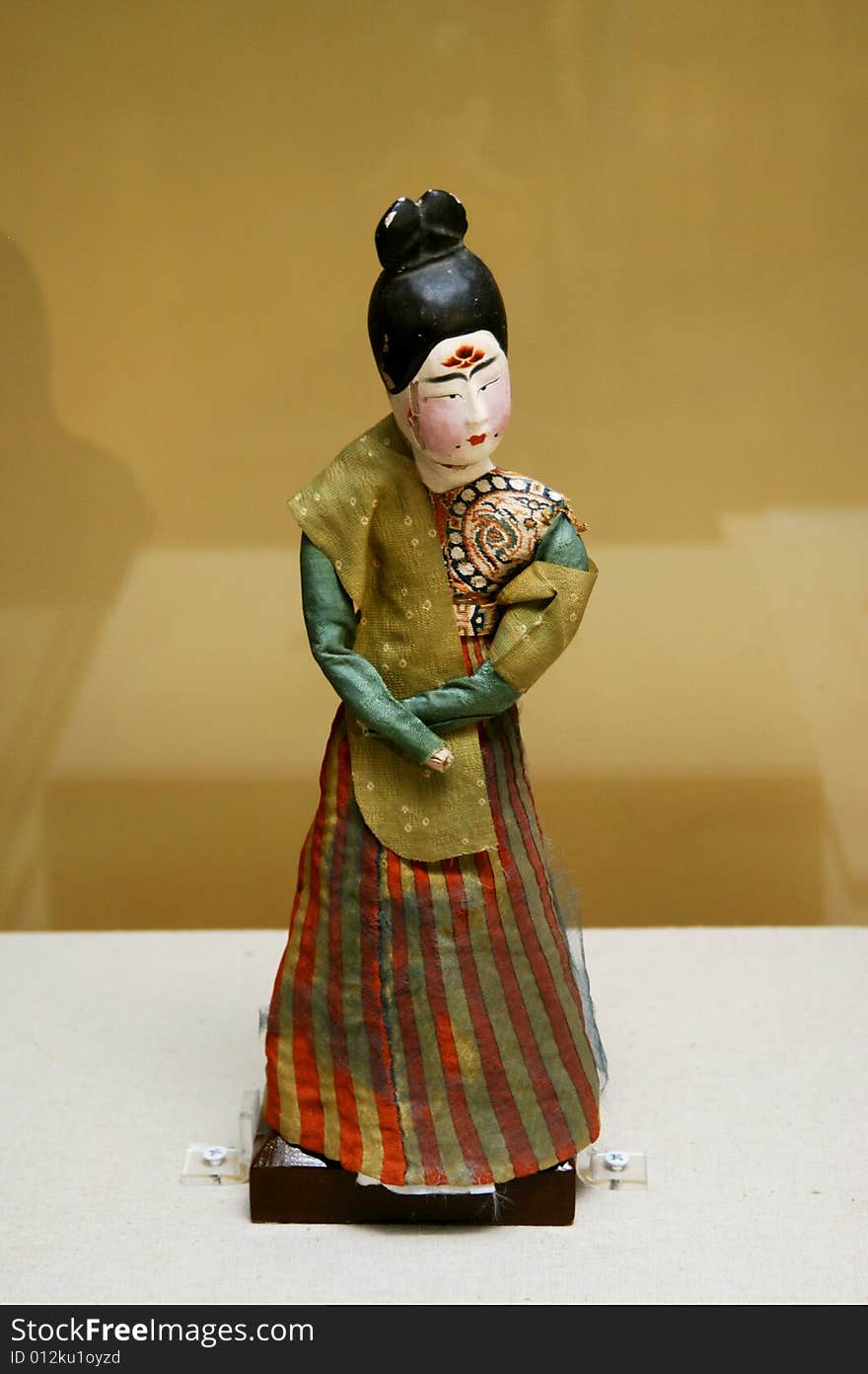 Pottery figure