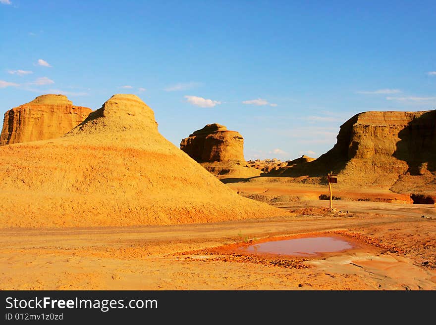 Located at the northwest of Sinkiang  China, Ghost Castle is also known as Wind City, because of its landscape shaped by wind erosion.