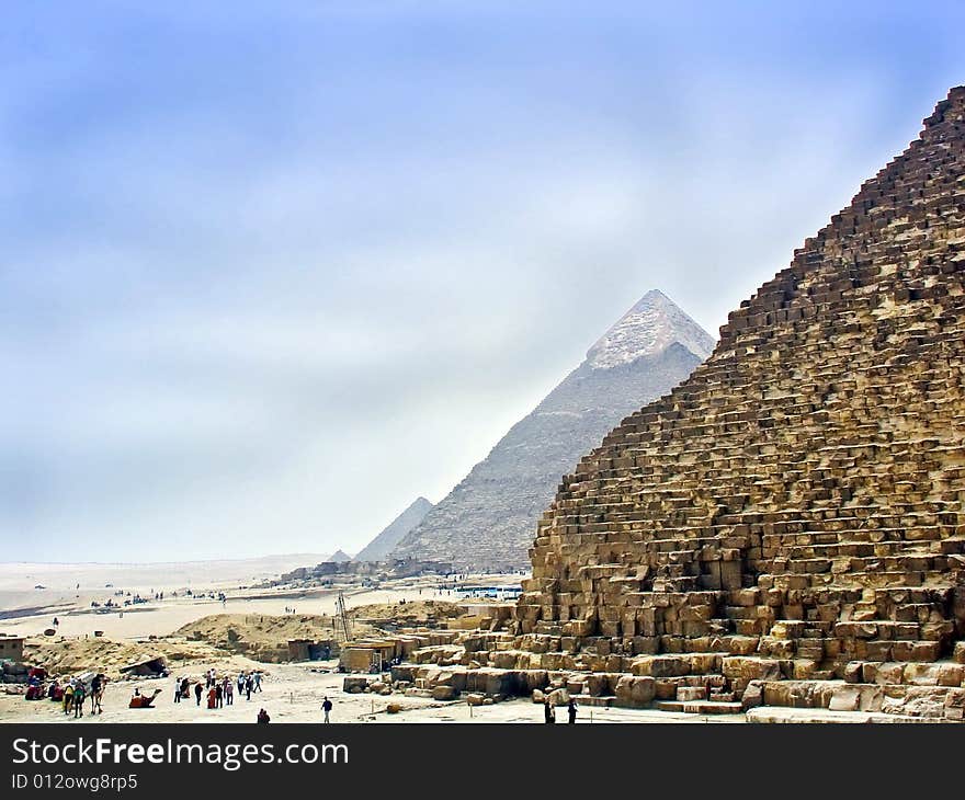 Egypts pyramid of the Giza in line