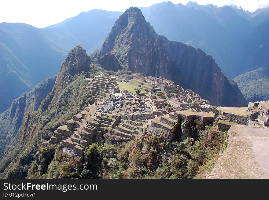 Ruins of machu-picchu 4