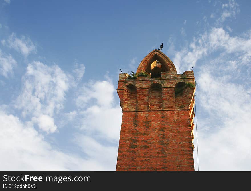 Medieval Red Watch Tower (Tortoreto - Italy). Medieval Red Watch Tower (Tortoreto - Italy)
