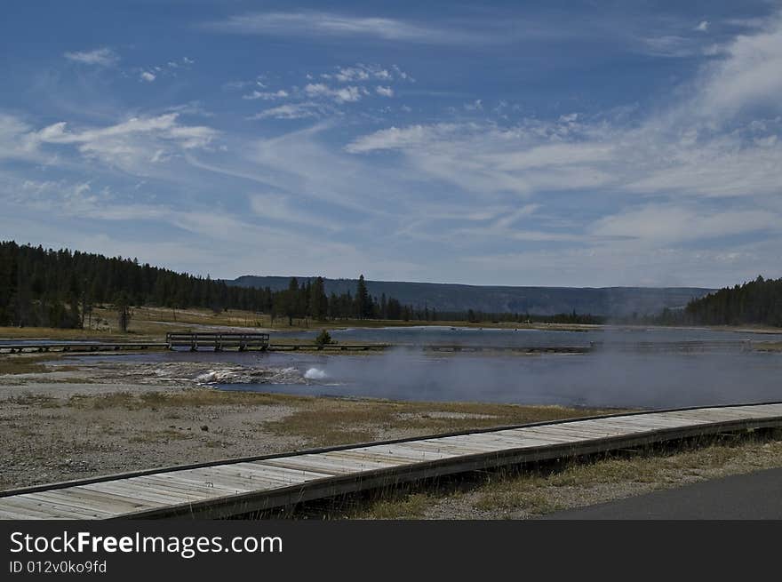 Yellow Stone Boardwalk along Hotsprings