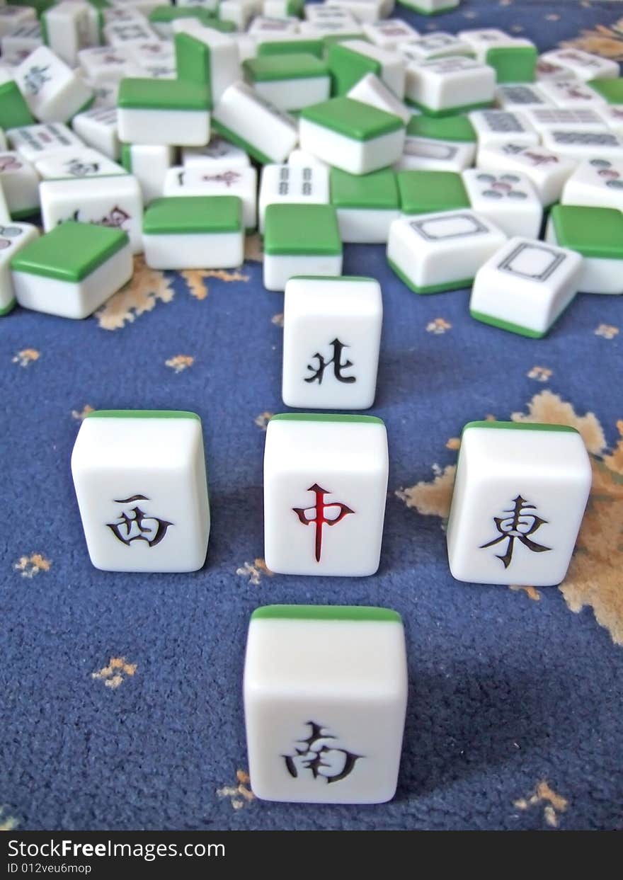 East, West, South, North and center in Chinese Mahjong