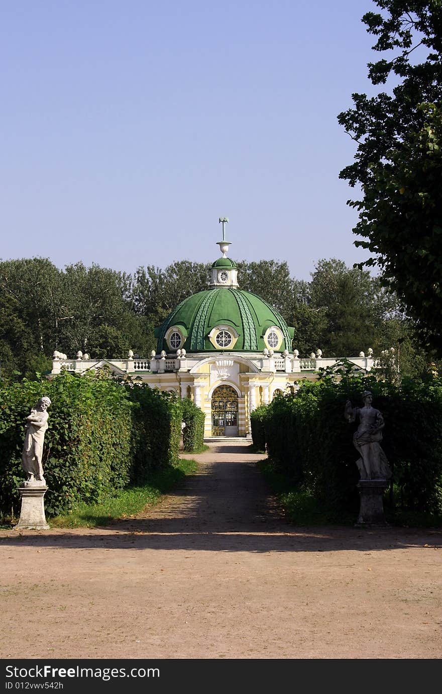 Pavilion the Grotto in manor Sheremetevyh