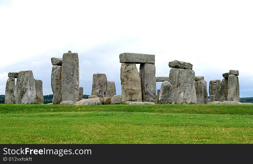 Stonehenge rock formation in the daytime