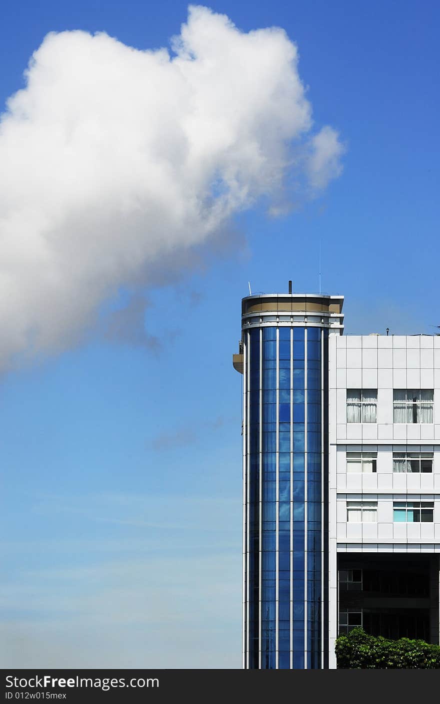 The building under the sky