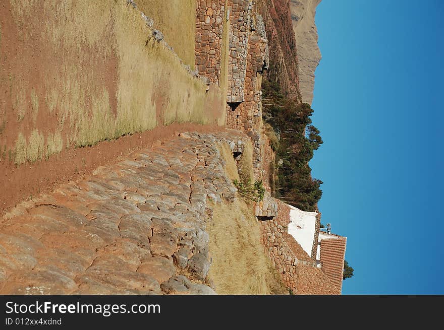 Ruins of chinchero , peru