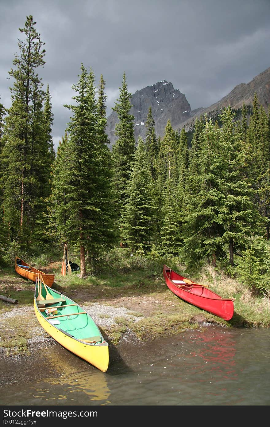 Canoes on Maligne Lake in Jasper National Park, Canadian Rockies