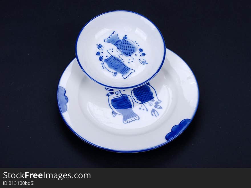 Chinese Saucer With Double Fishes