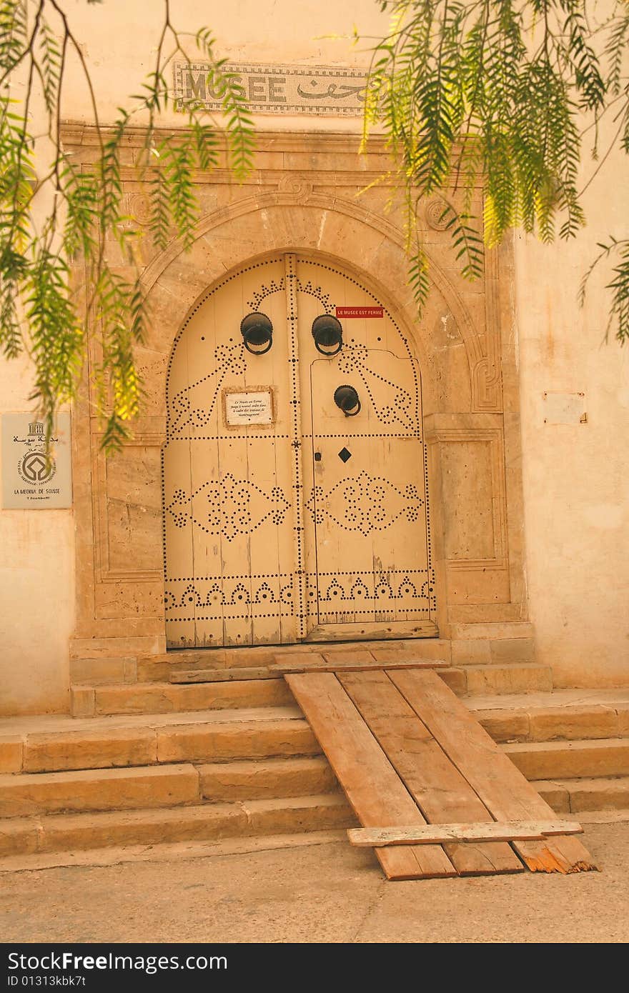 Tunisian door