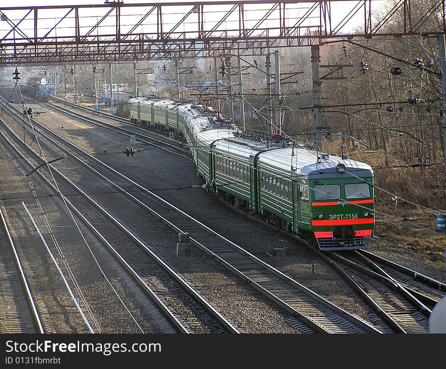 Twisting Electric Train