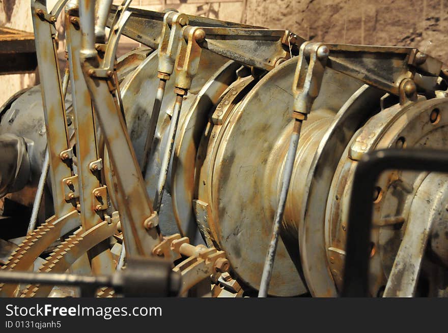 Machinery used to lower workers down over Mount Rushmore during construction. Machinery used to lower workers down over Mount Rushmore during construction.