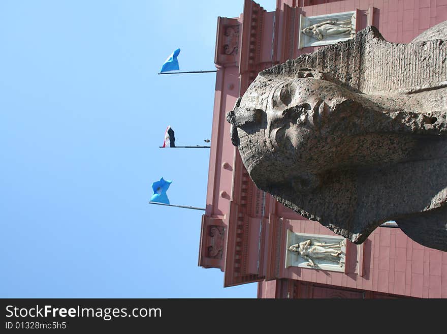 Outside the egyptian museum in cairo