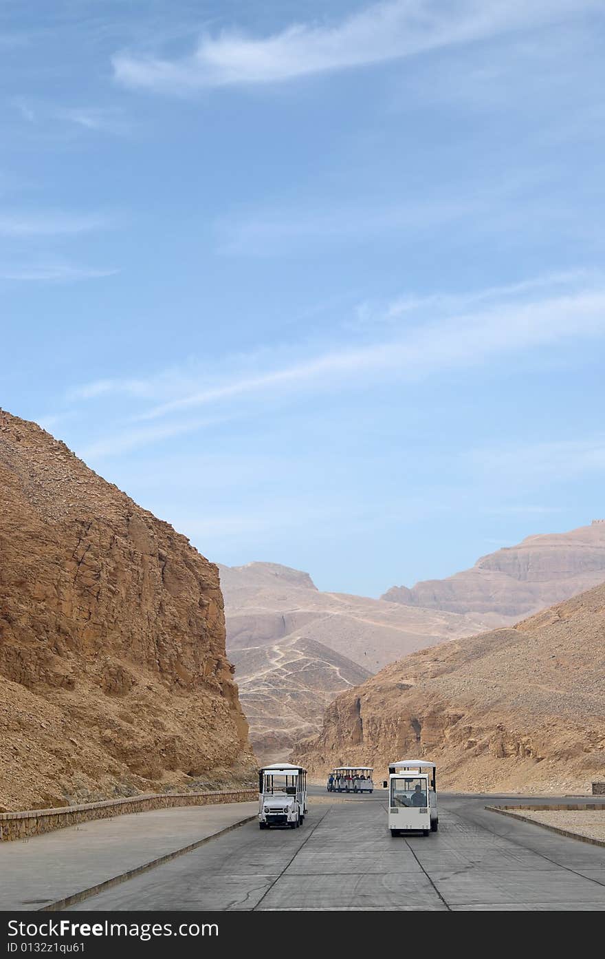 Road to Valley of the Kings