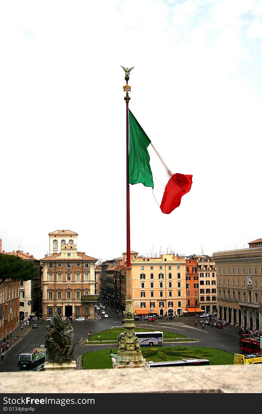 Rome-the venezia place and the italian flag