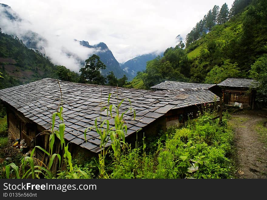 Cottage of the Dulong nationality