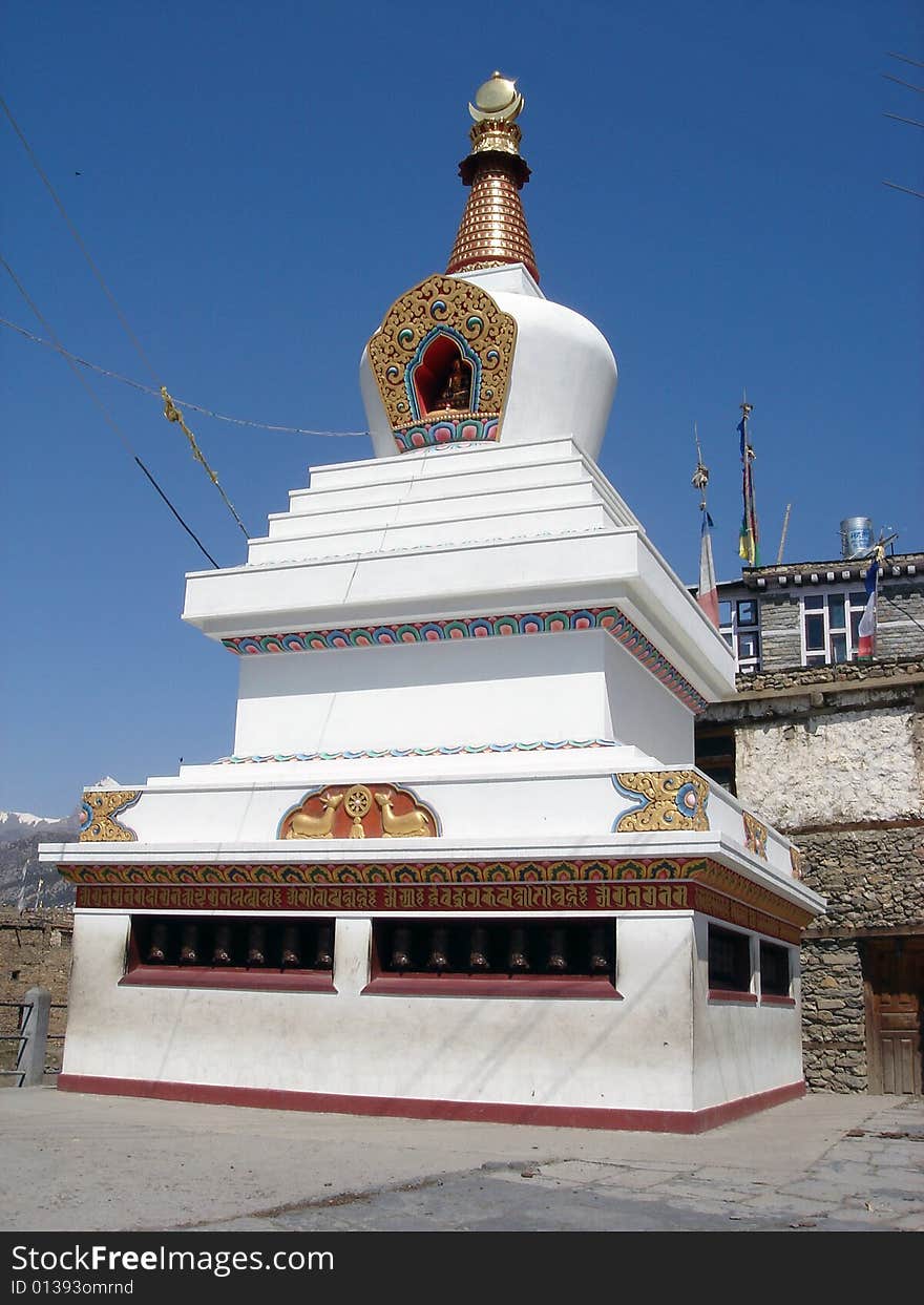 Buddhist stupa in Manang