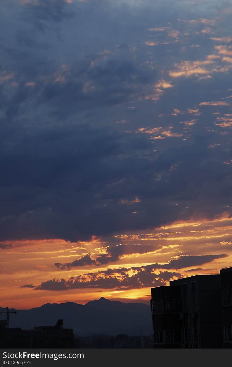 Setting sun magnificence, cloud as if by final optical fiber ignition. Setting sun magnificence, cloud as if by final optical fiber ignition