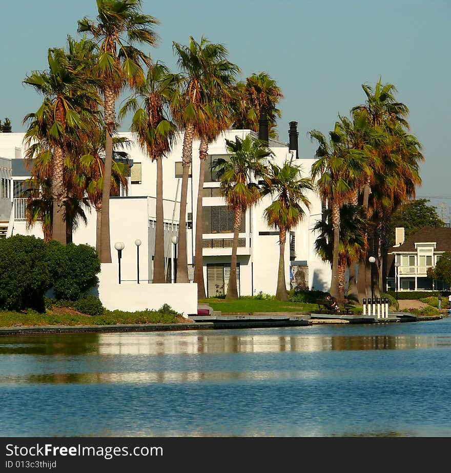 Palms Apartments by the lake