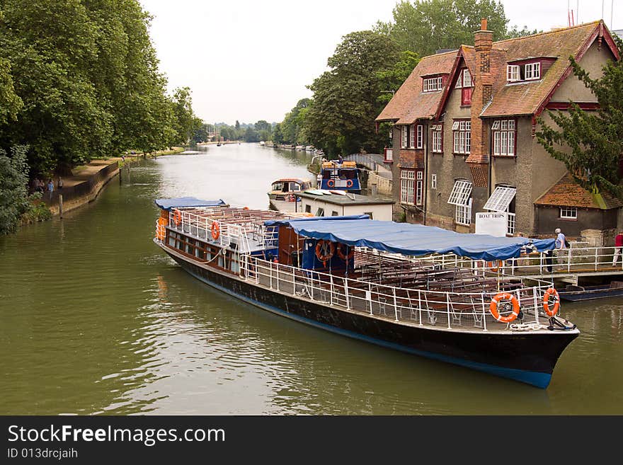 The empty river boat . The canal