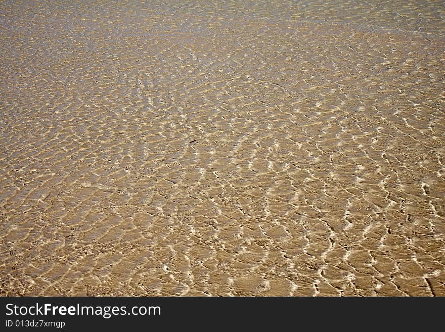 Wave pattern on the sea bank