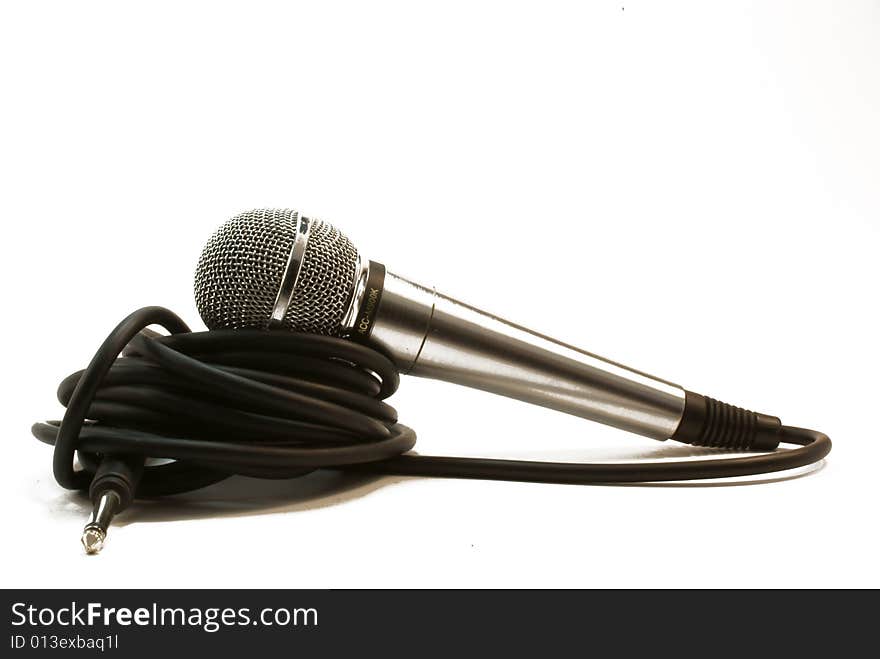 Microphone with a wire