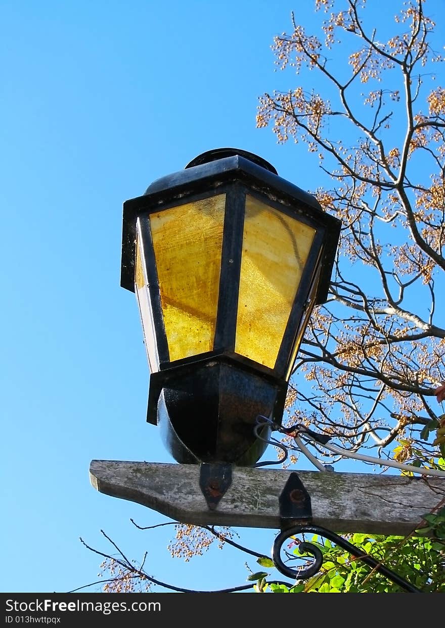 Colonial Lamp 2