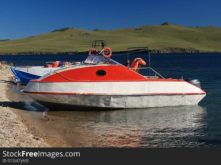 Mooring motor boats in lake