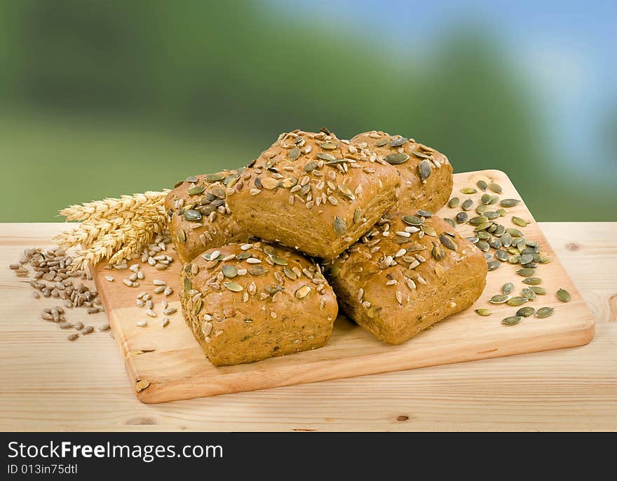 Wholemeal Bread Buns with Pumpkin and Sunflower Seeds