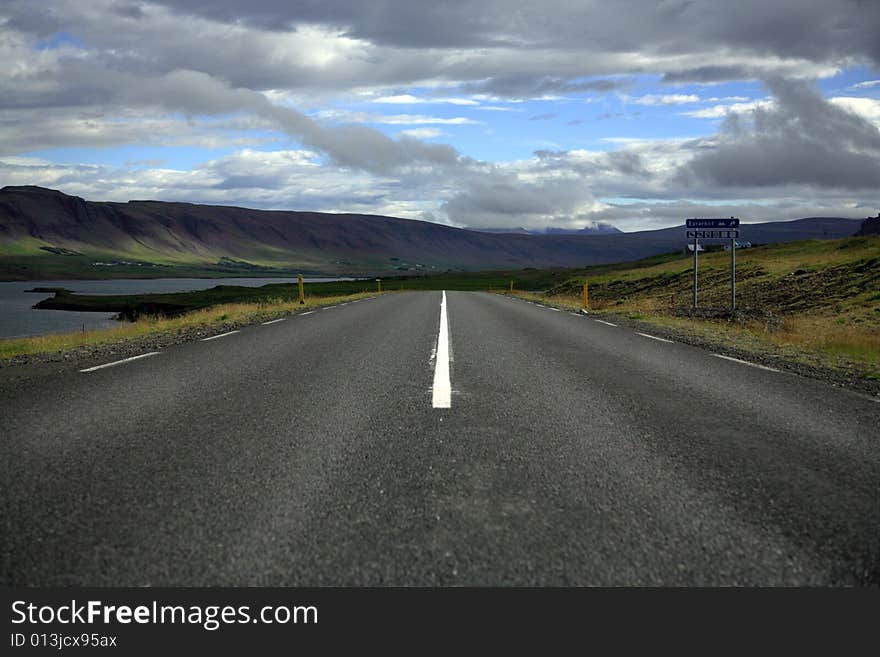 Iceland's Ring Road going towards the hills