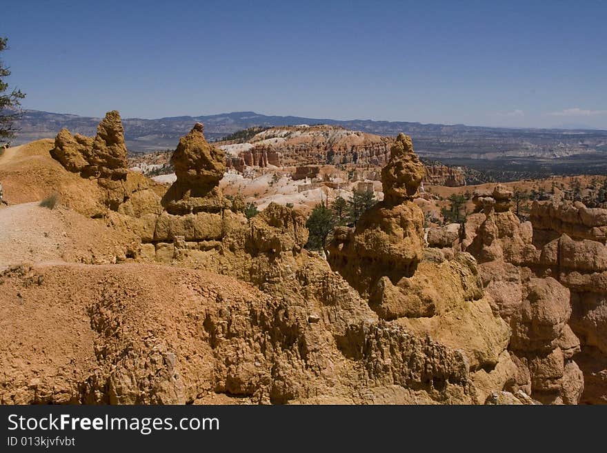 Utah from the top of Navajo Trail at Bryce Canyon