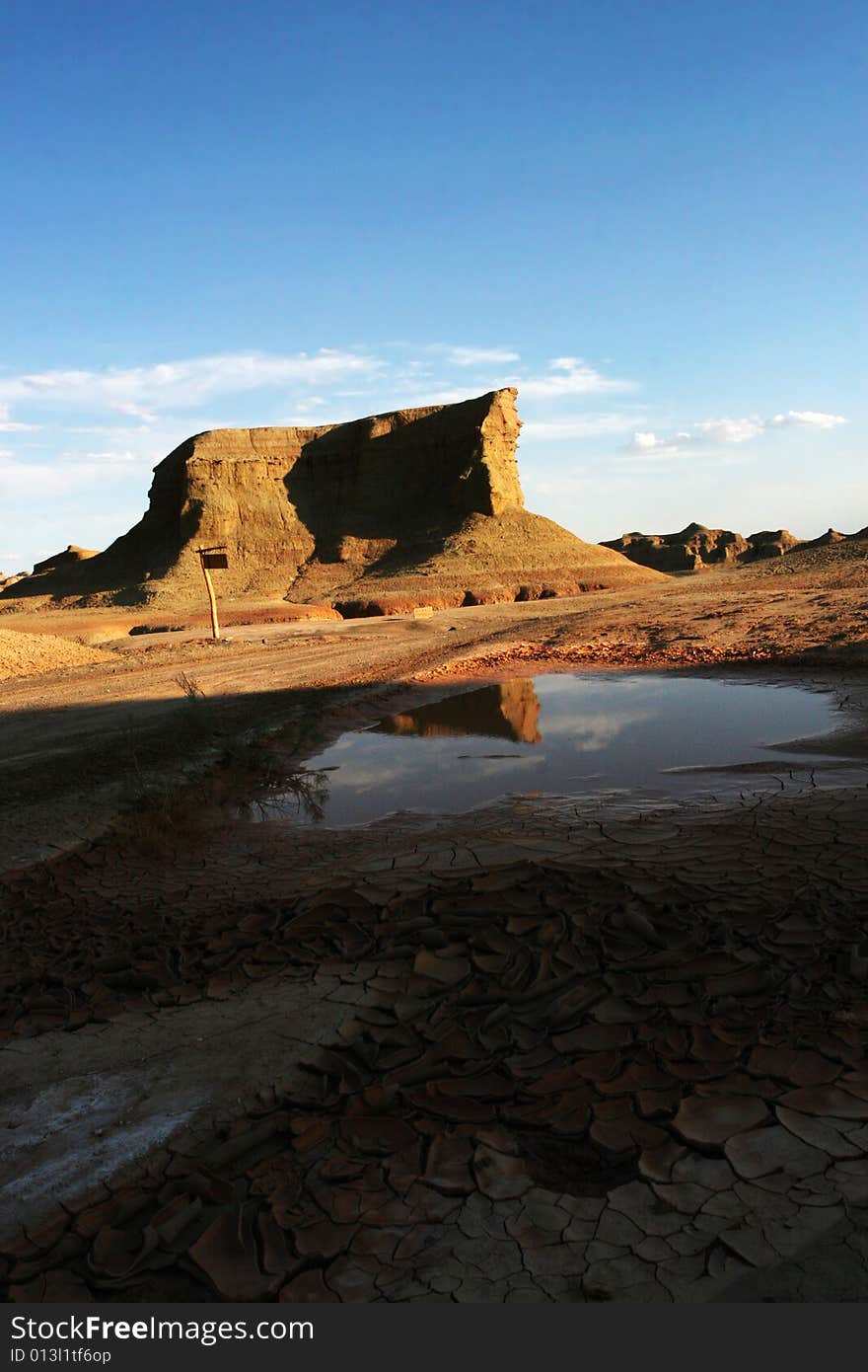 Located at the northwest of Sinkiang  China, Ghost Castle is also known as Wind City, because of its landscape shaped by wind erosion.