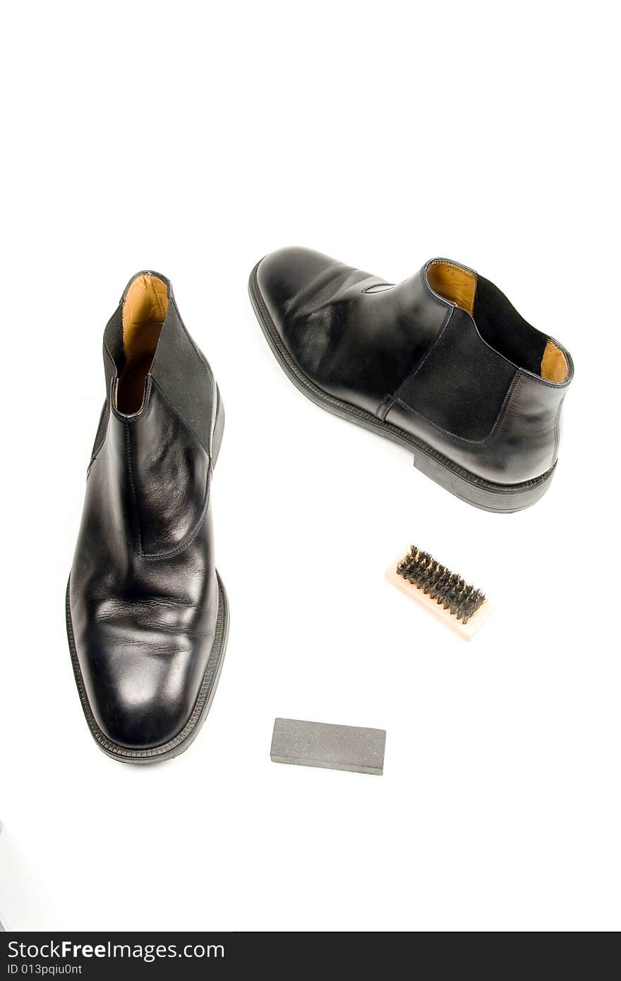 A pair of black shoes good for man's dress. A pair of black shoes good for man's dress