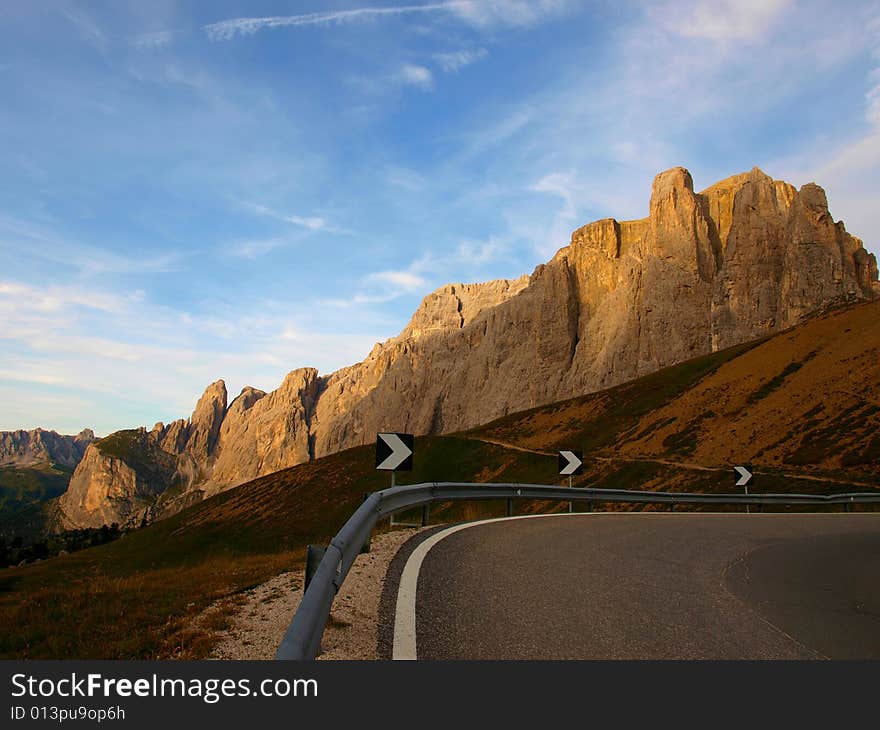 Bend in Sella pass