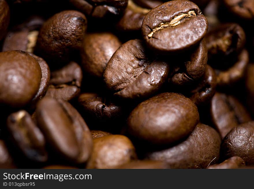 Roasted coffee beans