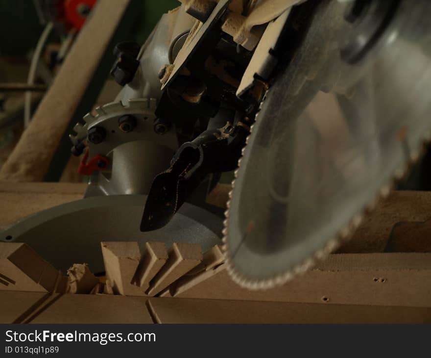 A close shot of a industrial circular saw.