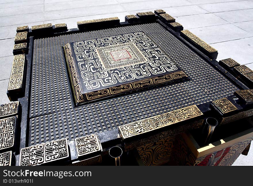 This is Fou appearing at the opening ceremony of Beijing Olympic Games,

This is the Chinese oldest musical instrument, had a history of more than 2,000 years already. 

It play the overture of the 29th Beijing Olympic Games opening ceremony on August 8, 2008 8:00 pm.