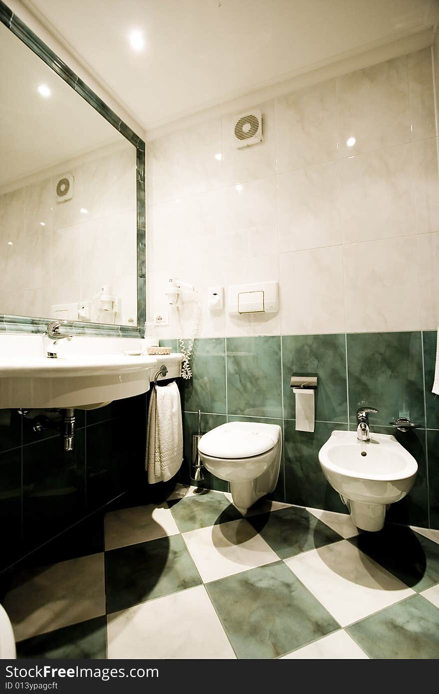 An hotel green luxury bathroom