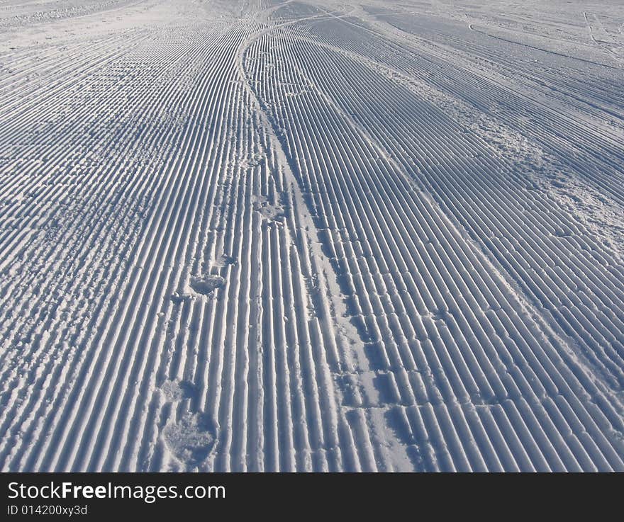 Mountain-skiing line.