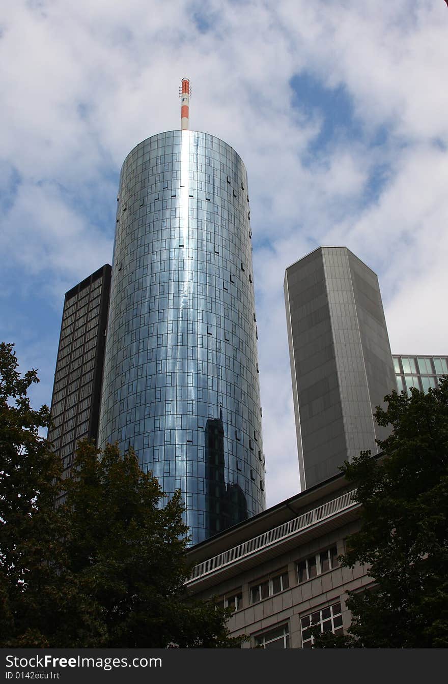 A modern building in the city of Frankfurt.