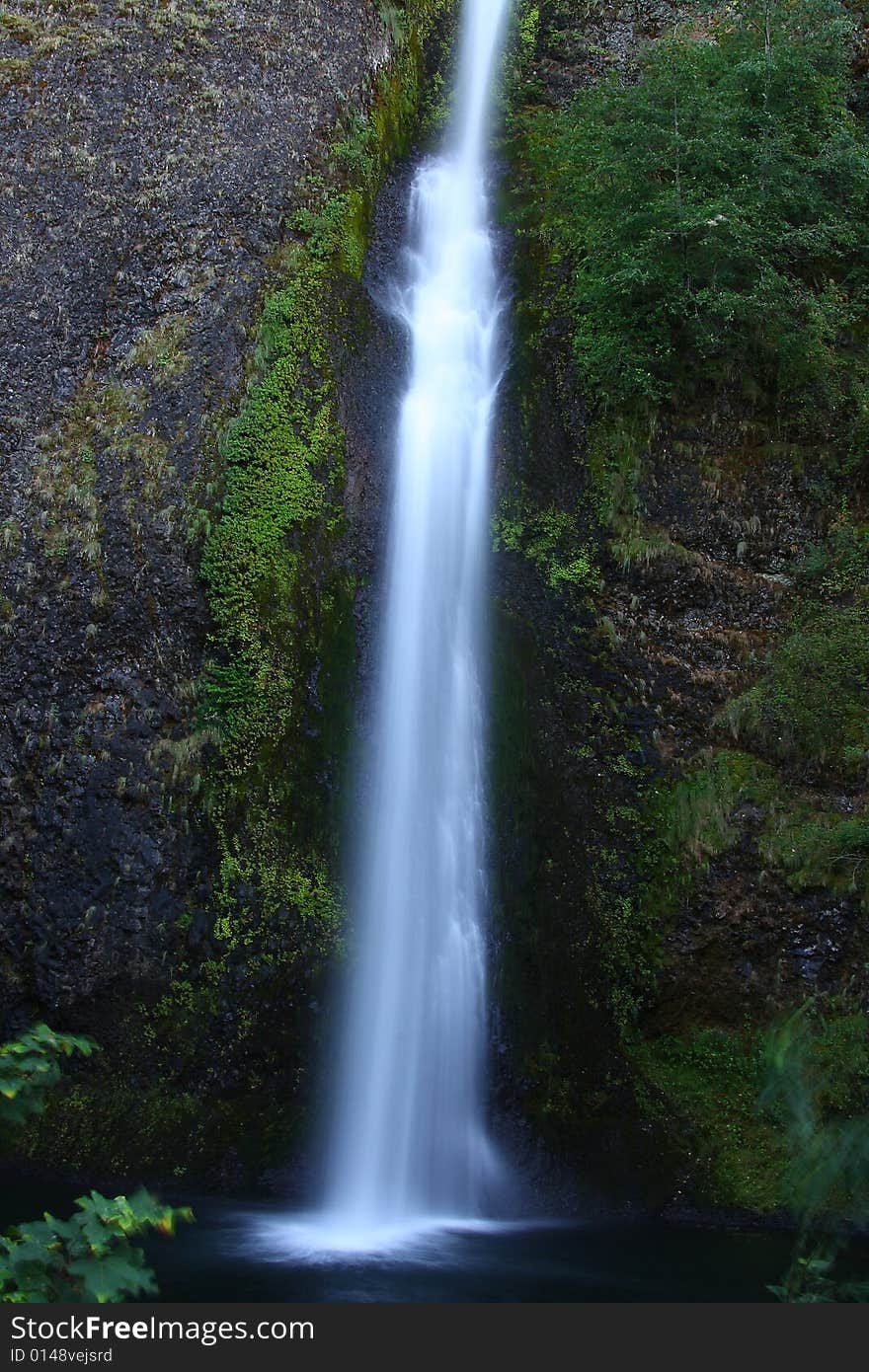 Horsetail falls...one of the many beautiful waterfalls in the columbia gorge