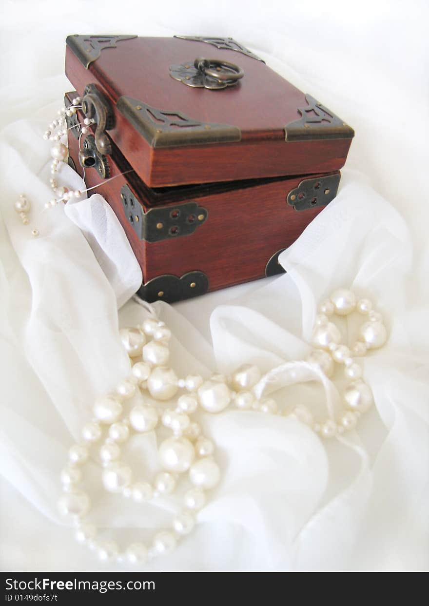 Casket With Pearl