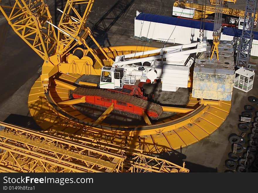 Ringer and lift heavy crane detail. Ringer and lift heavy crane detail