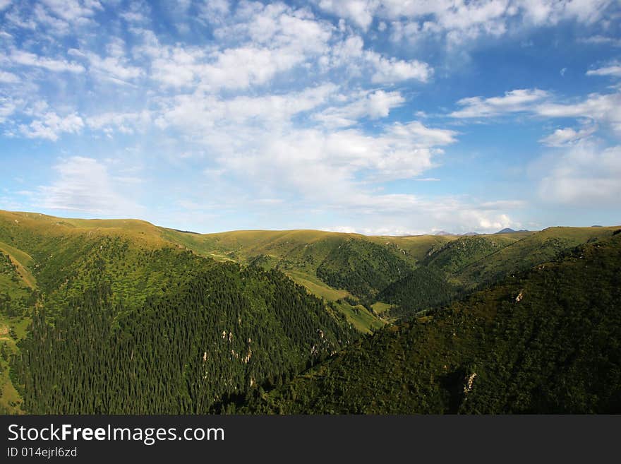 Clouds  atop the  mountains