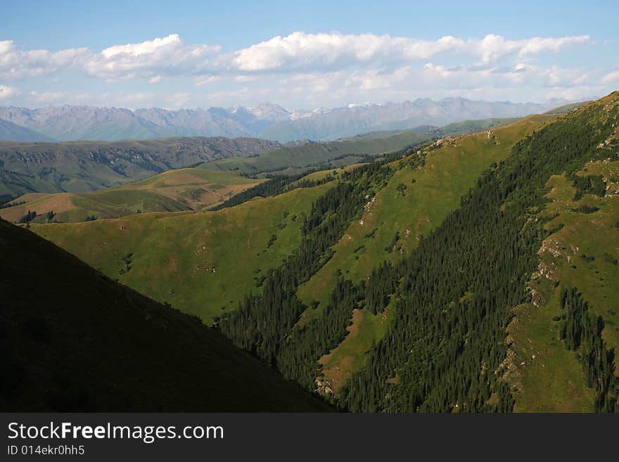 Clouds  atop the  mountains