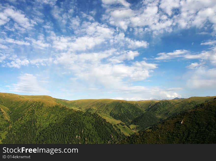 Clouds  atop the  mountains