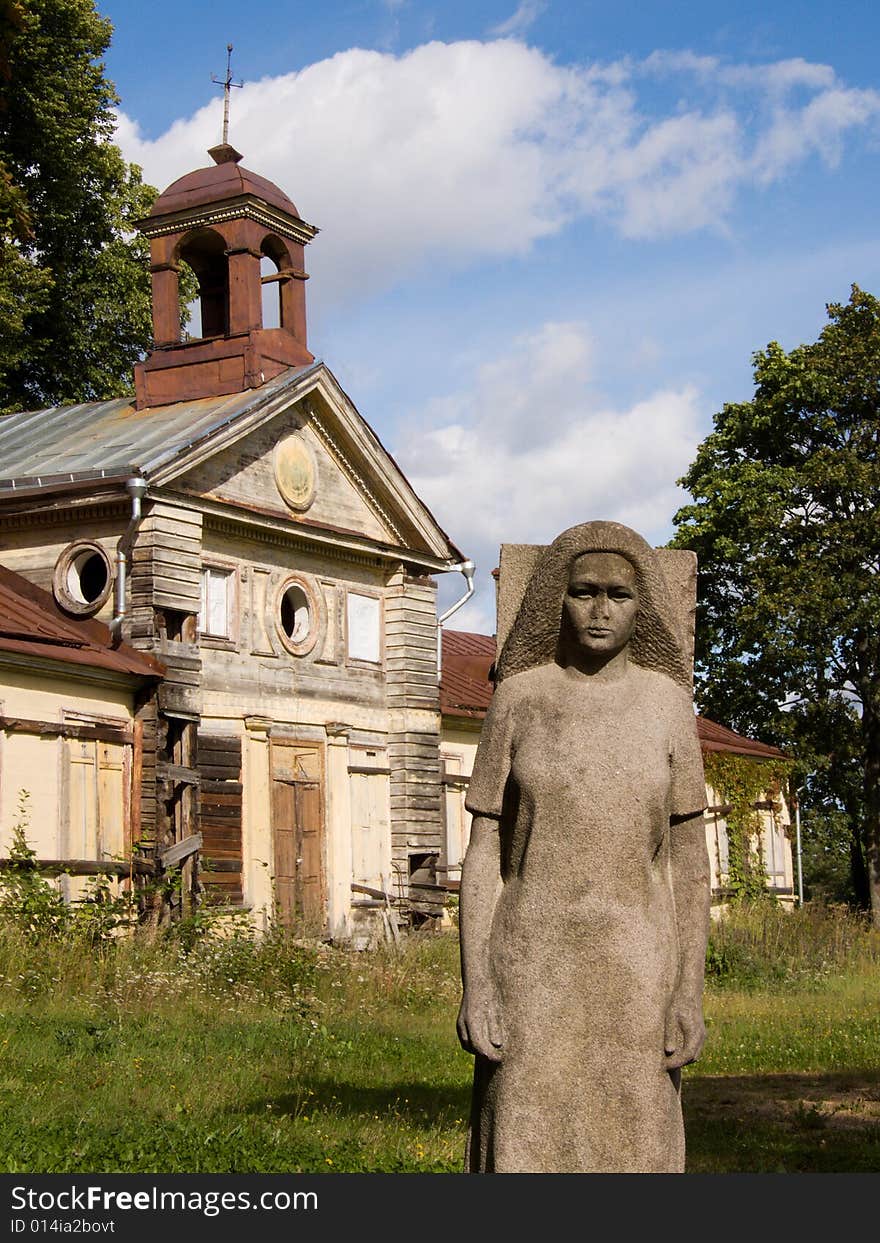 Statue of the girl