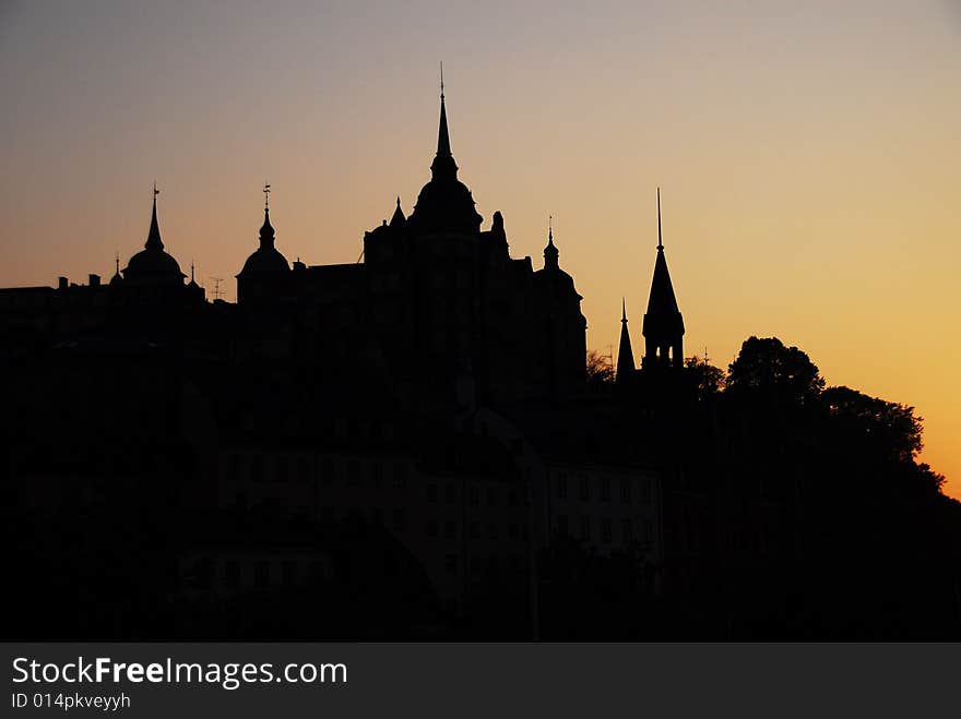 The sunset in Stockholm provides a clear view of the city drawing itself. The sunset in Stockholm provides a clear view of the city drawing itself.